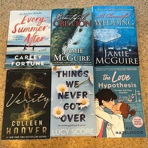 Romance Novel Bundle of 6 Beach Reads Colleen Hoover Jamie McGuire Lucy Score